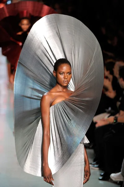 Look 40
